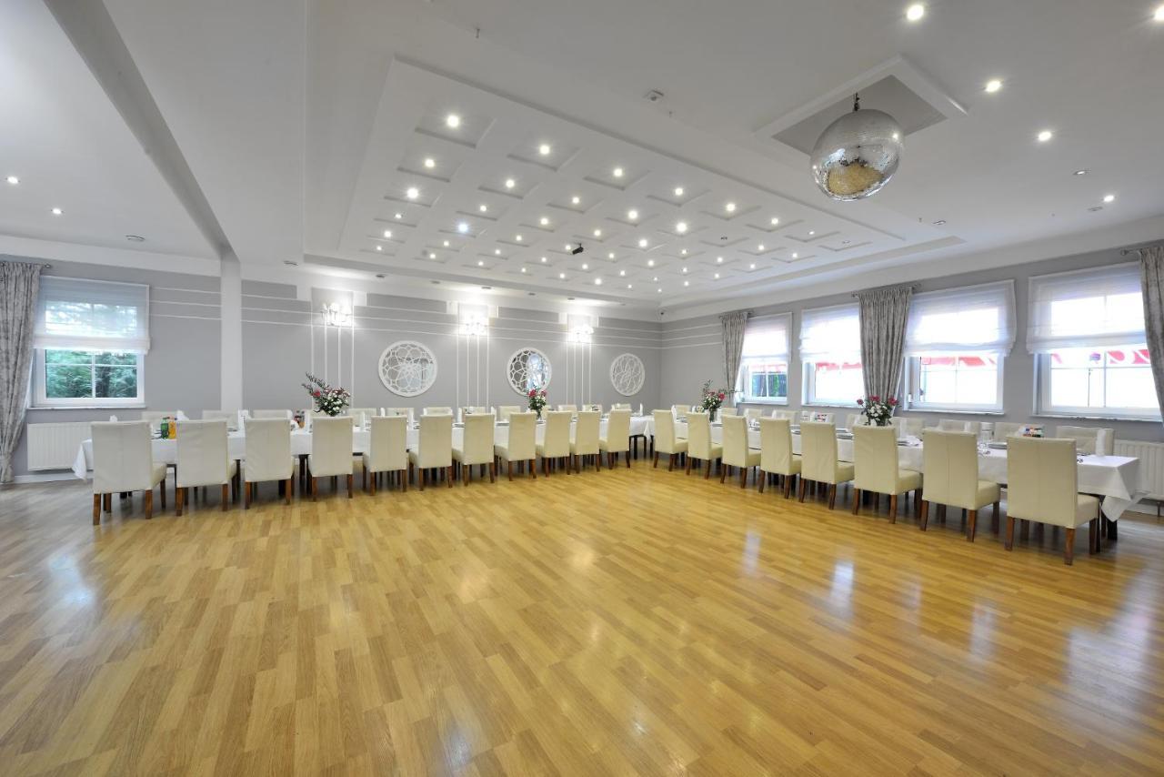 Hotel Agat Piotrków Trybunalski Exteriör bild