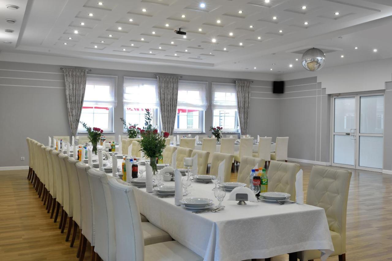 Hotel Agat Piotrków Trybunalski Exteriör bild