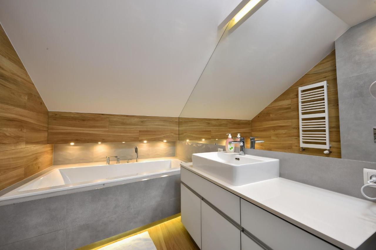 Hotel Agat Piotrków Trybunalski Exteriör bild