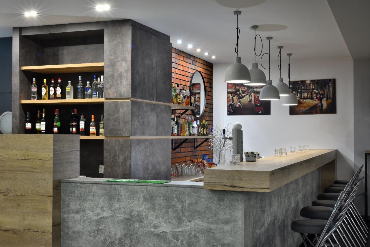 Hotel Agat Piotrków Trybunalski Exteriör bild