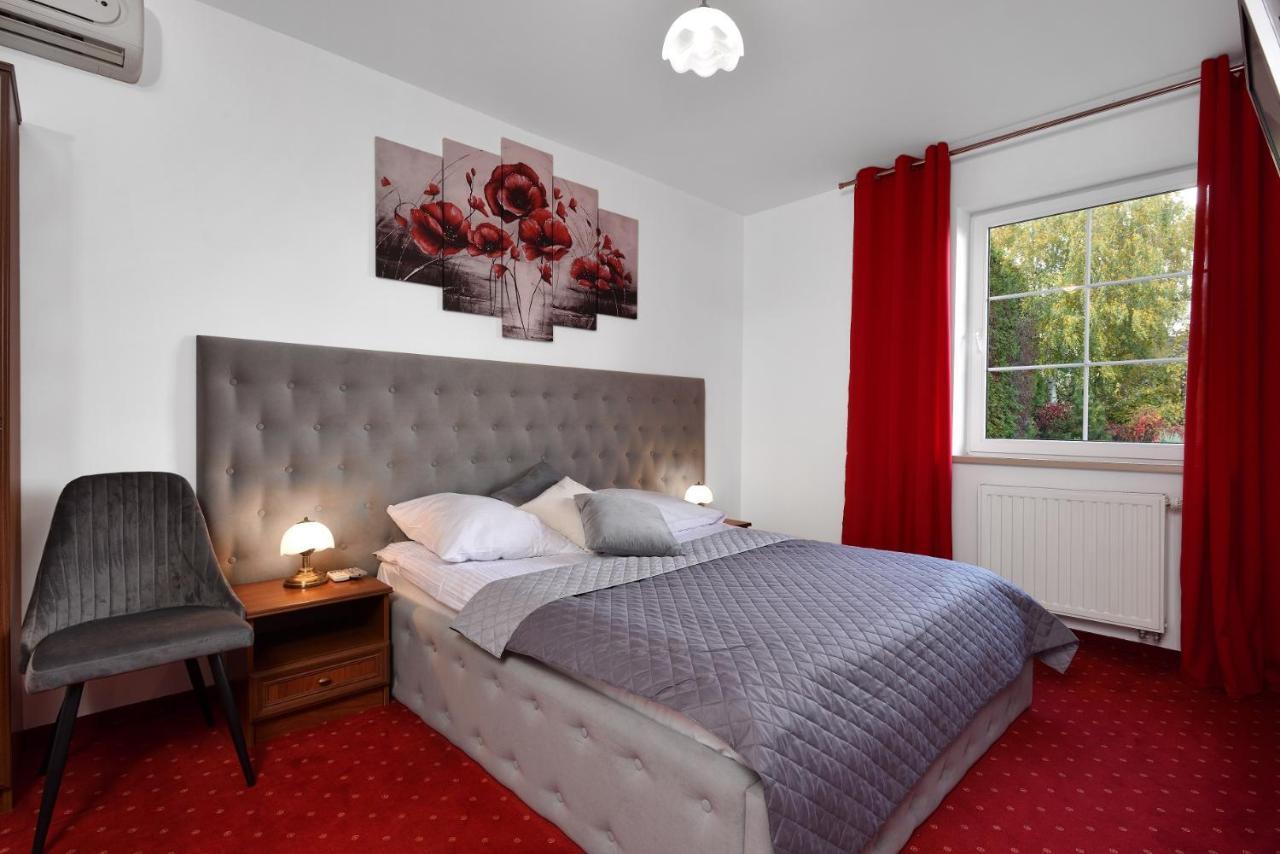 Hotel Agat Piotrków Trybunalski Exteriör bild