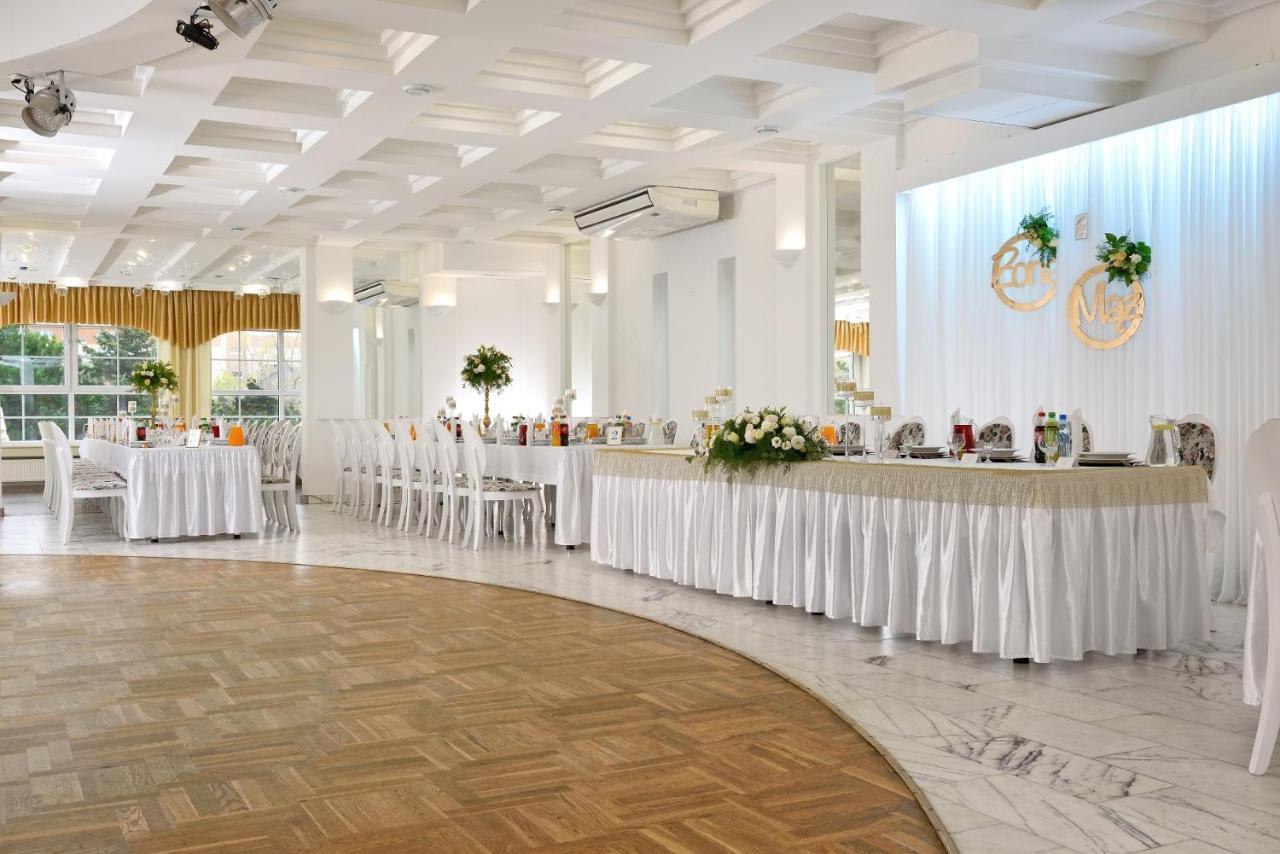 Hotel Agat Piotrków Trybunalski Exteriör bild