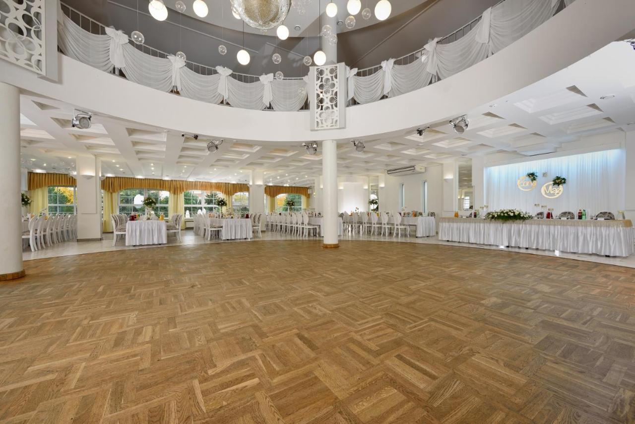 Hotel Agat Piotrków Trybunalski Exteriör bild