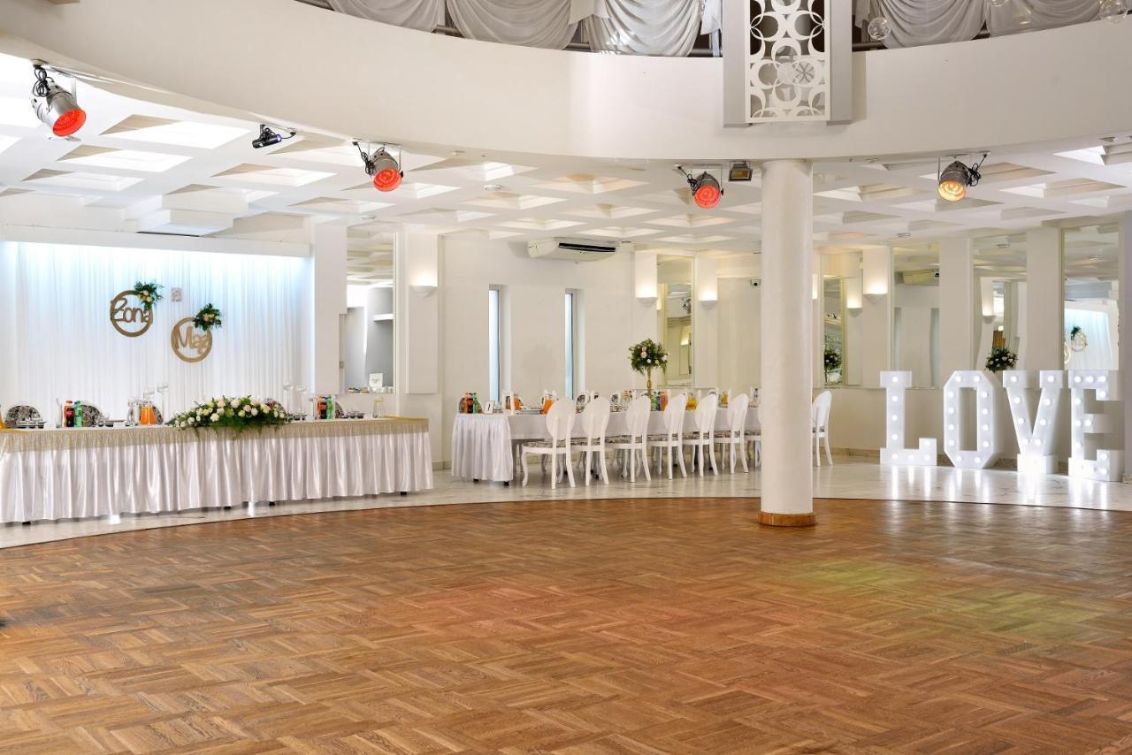 Hotel Agat Piotrków Trybunalski Exteriör bild