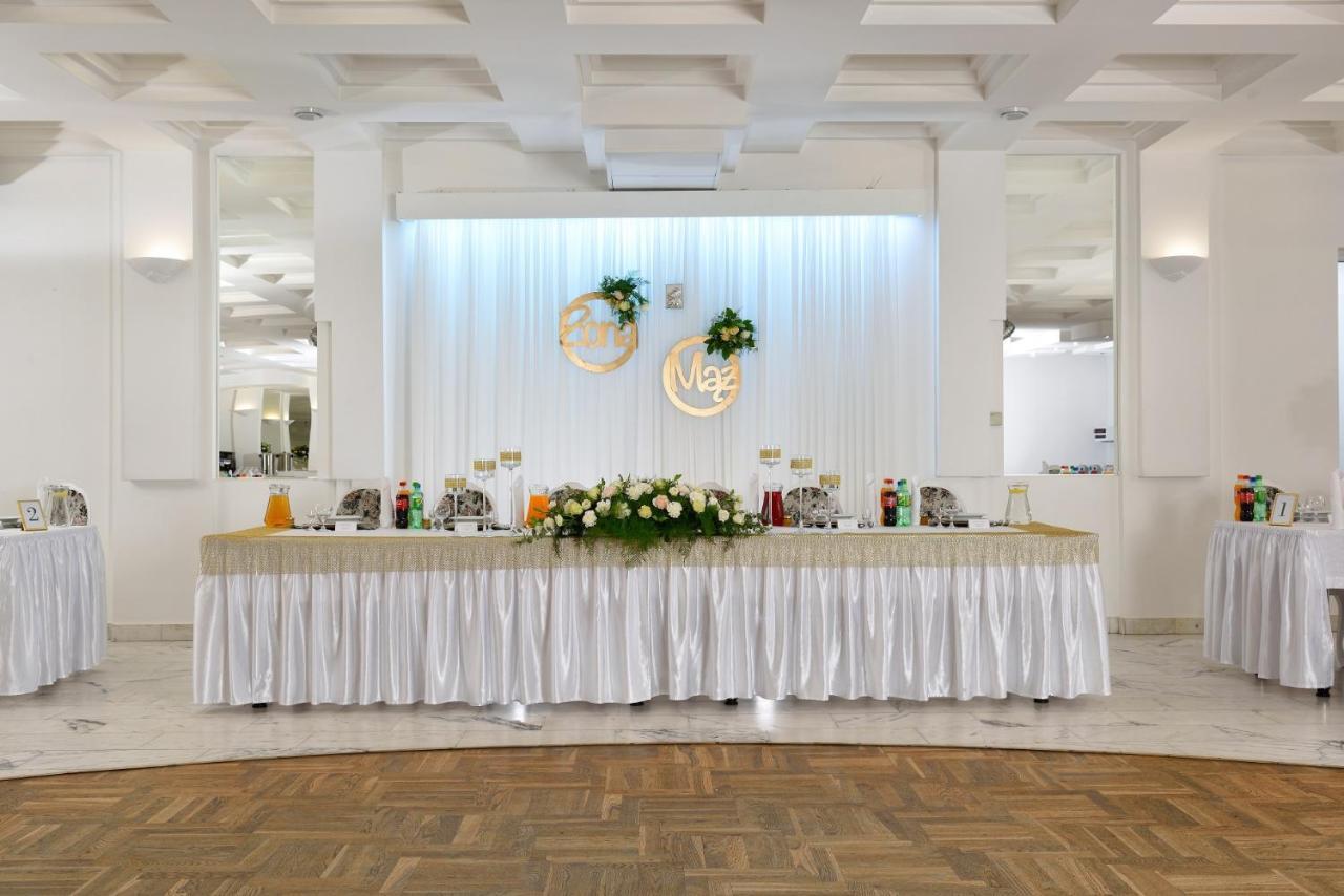 Hotel Agat Piotrków Trybunalski Exteriör bild