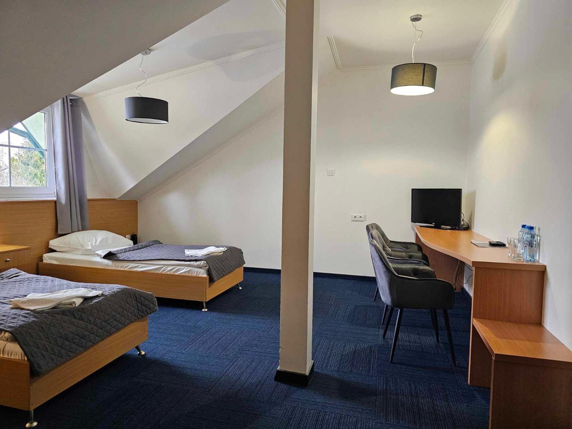 Hotel Agat Piotrków Trybunalski Exteriör bild