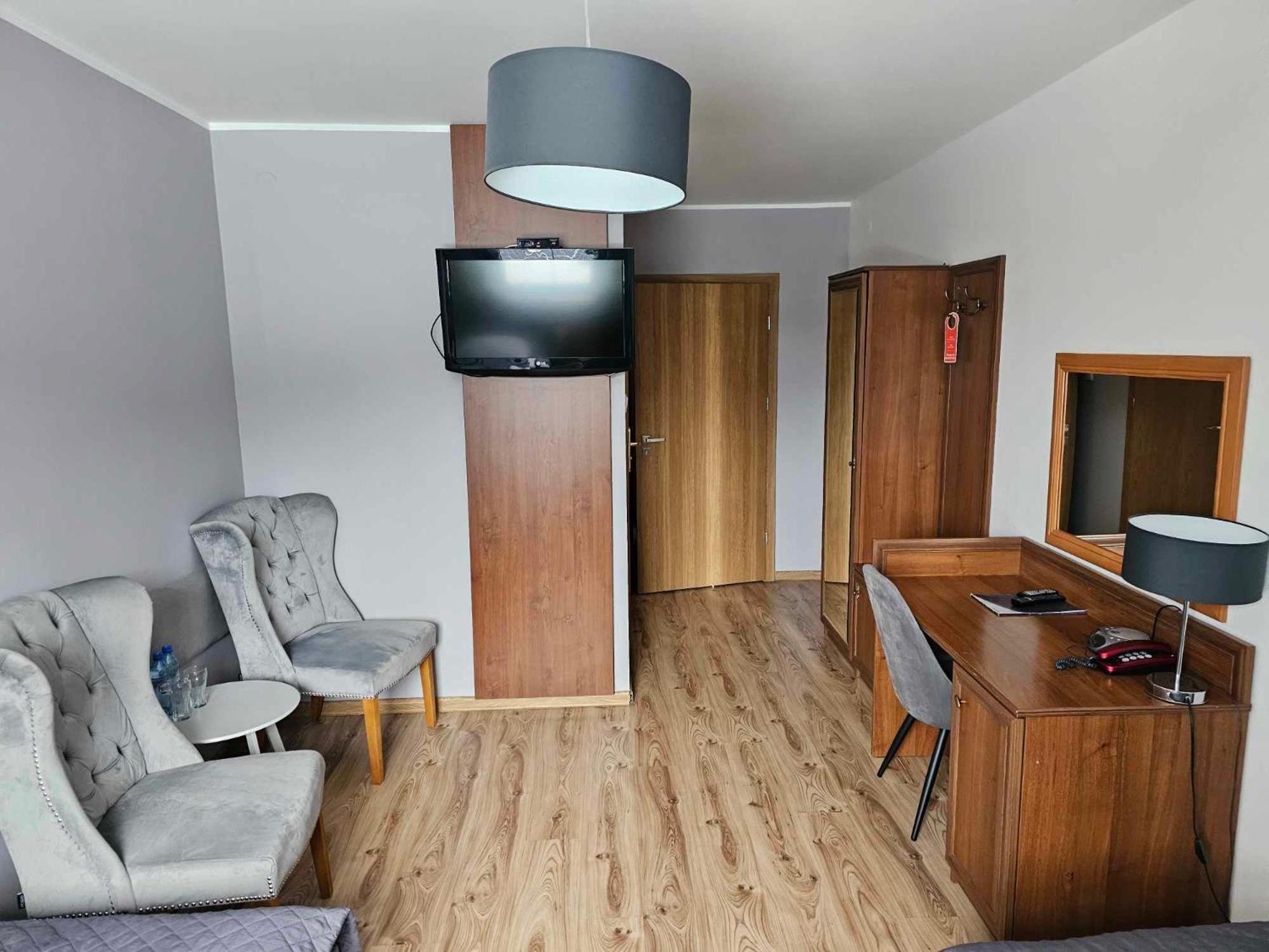 Hotel Agat Piotrków Trybunalski Exteriör bild
